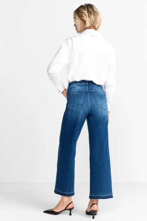 Denim Mit Ausgefranstem Saum